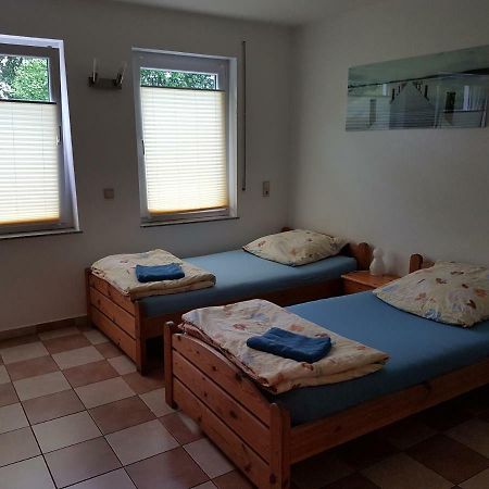 Gaestezimmer Auf Dem Campingplatz คอนซ์ ภายนอก รูปภาพ